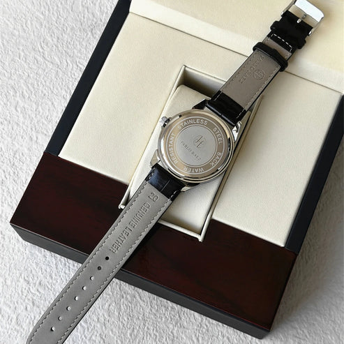Close-up of the Amalfi's faceted prism bezel catching the light