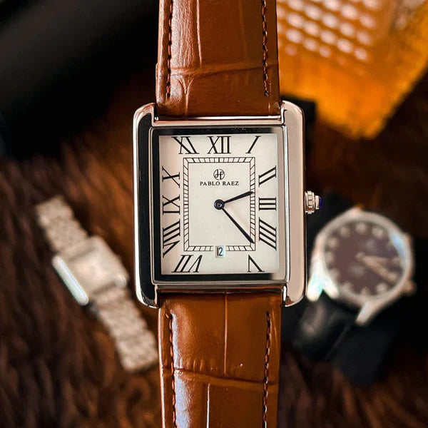 Close-up of the Venezia's Art Deco dial detailing
