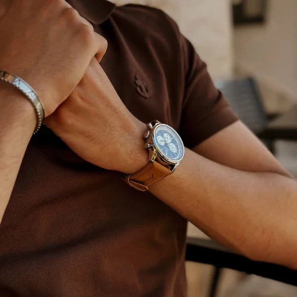 Aviatore pilot chronograph with forest green dial on the wrist