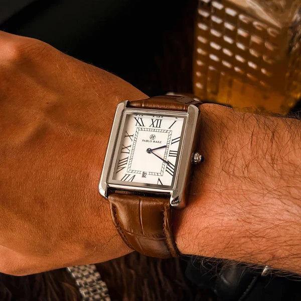 Venezia rectangular case profile showing its slim depth